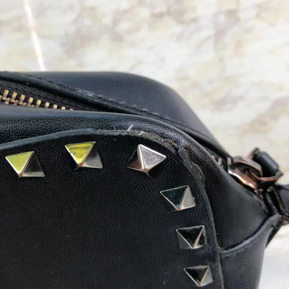 Valentino Garavani Rockstud Black Pebbled Leather Camera Crossbody Bag Flawed